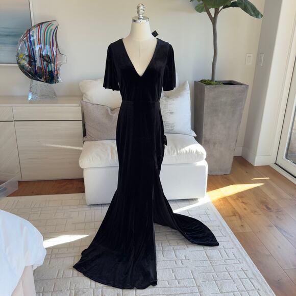 NWT Lulus Elegant Evenings Black Velvet Flutter Sleeve Trumpet Maxi Dress Size L - Picture 2 of 9